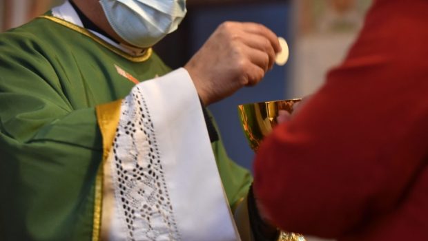 cOMMUNION CORONAVIRUS