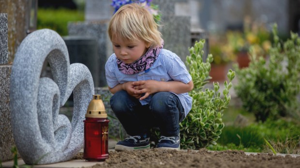 CHILD, GRAVE, CANDLE