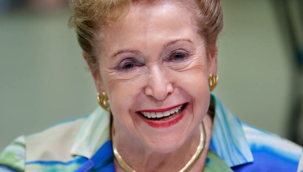 MARY HIGGINS CLARK