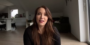 Priljubljena pevka po dveh hudih preizkušnjah: “Ne začenjajte težkih tem, če nimate časa za pogovor”