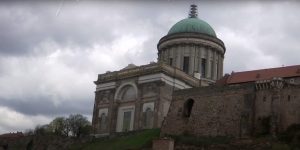 V madžarski stolnici odkrili 176 let staro časovno kapsulo