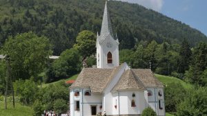 cerkev-sv.-antona-vitanje-1-e1620583114766.jpg