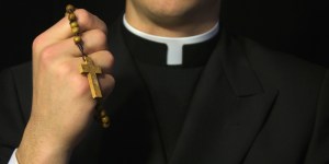 Poznate simboliko duhovnikovih oblačil?