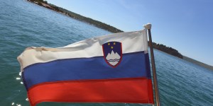 Veselim se veselja in ponosa, slovenskih zastav in slovenske pesmi