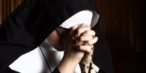 Od uspešne fizioterapevtke do redovnice: &#8220;Bog je moral biti nor, da je razmišljal o takšnem življenju zame&#8221;