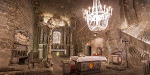 V tem podzemnem rudniku na Poljskem se skrivajo stolnica in 40 kapel