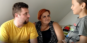 Kaj sta zakonca Kosi odgovorila sinu, ki je prosil, da letos ne bi šel v šolo?