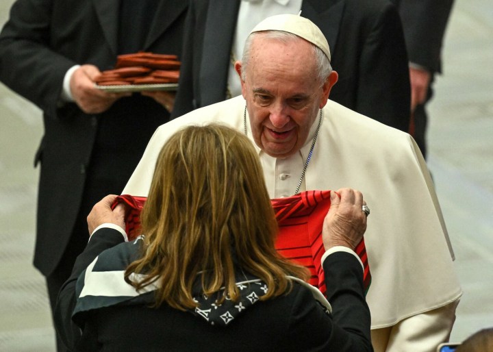 Mama Cristiana Ronalda pri papežu Frančišku