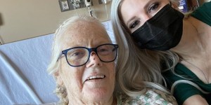 Medicinska sestra, ki paciente razvaja tudi ob svojih prostih dneh