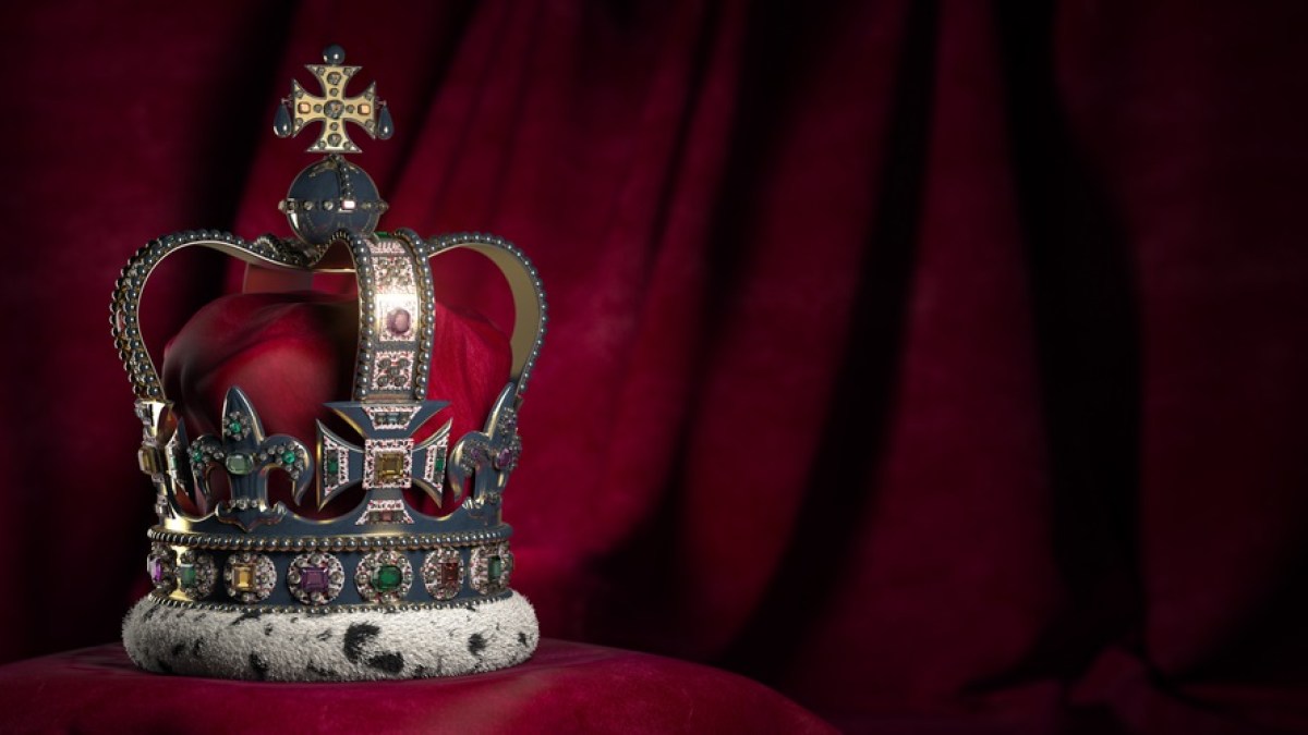 WEB3-ENGLISH-CROWN-SHUTTERSTOCK-MAXX-STUDIO.jpg