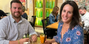 Junaška mladoporočenca sta na medenih tednih rešila malčke iz goreče zgradbe