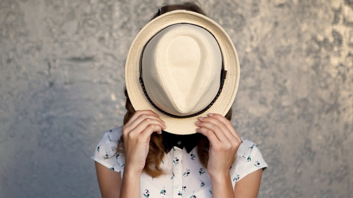 Young girl with hat