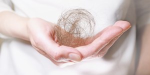 Očetje in sinovi so na čudovit način podprli sedmošolca z alopecijo