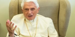 V tem samostanu zaslužni papež Benedikt XVI. preživlja svoje zadnje dni