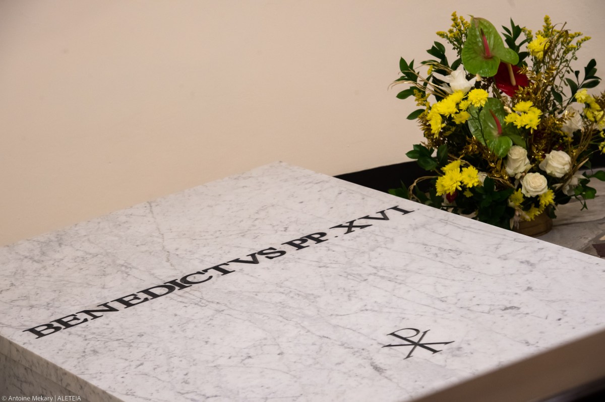Prve fotografije groba Benedikta XVI., 2.del