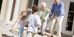 6 edinstvenih in prijetnih predlogov za druženje z ostarelimi sorodniki