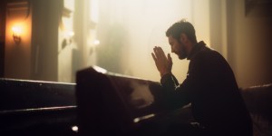 10 odličnih učinkov češčenja Najsvetejšega, kakor jih vidi ameriški škof Fulton Sheen