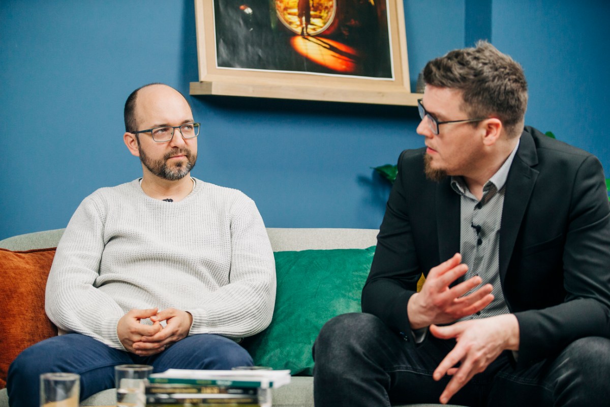 Tilen Mlakar in Samo Skralovnik v oddaji Reflektor