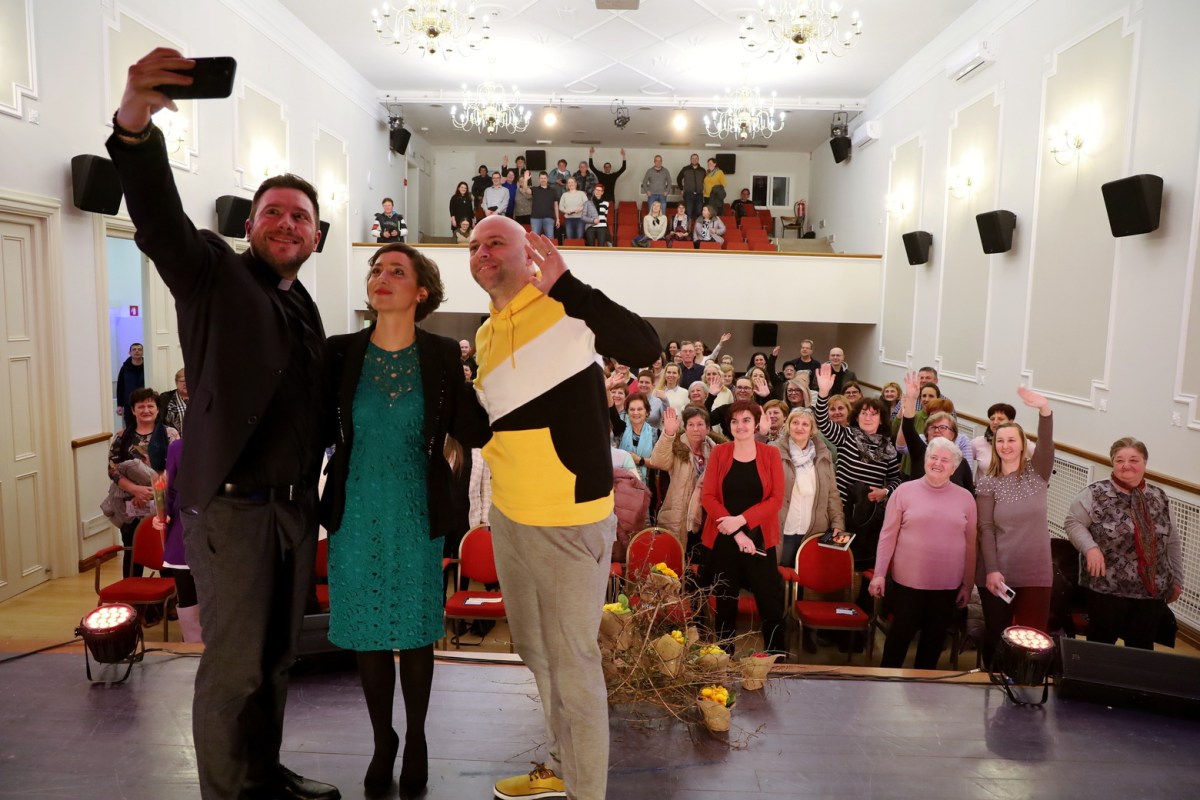 Knjiga Na spletni prižnici, Martin Golob in Lojze Grčman na turneji po Sloveniji