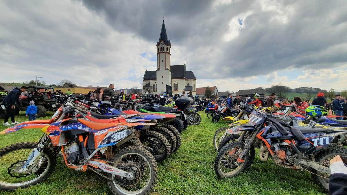 Blagoslov motorjev in motoristov v Mirni Peči 2023