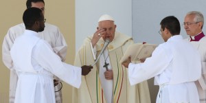 Papež med sveto mašo na Svetovnem dnevu mladih: &#8220;Ne moremo biti žareči, če se postavljamo v središče&#8221;