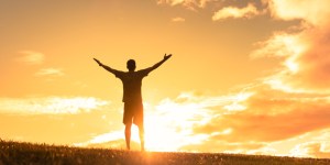 3 kratke molitve, ki vas bodo ohrabrile za nov dan