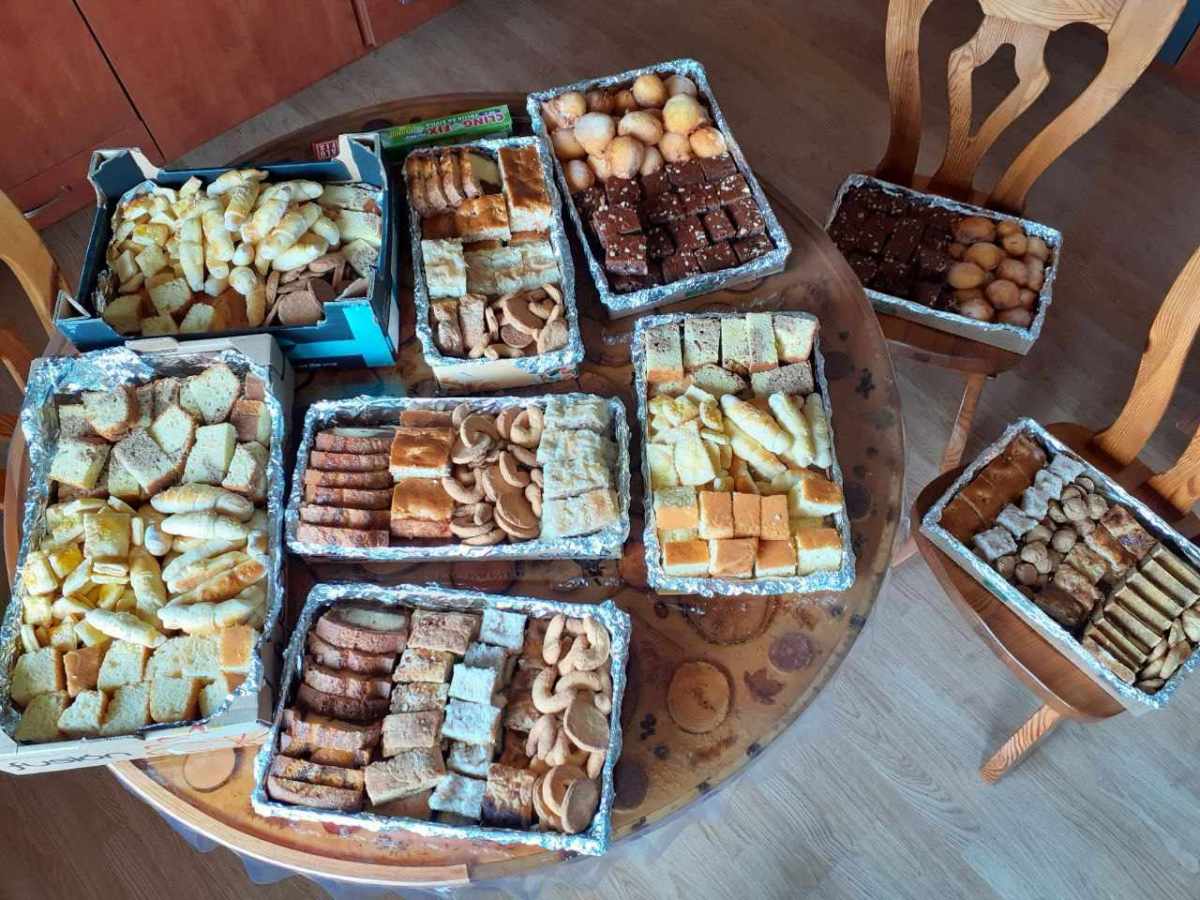 Peka dobrot za tiste, ki so pomagali v poplavah