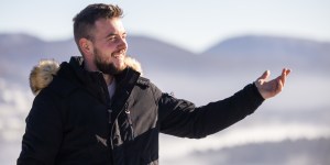 Pevec in ljubitelj konj Domen Kljun izdal svojo prvo pesem