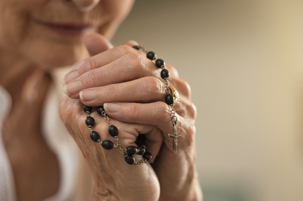 hands rosary