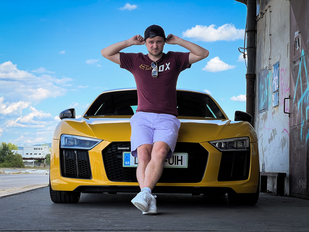 Tik Tok ustvarjalec Mark Lesjak v fotografijah