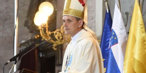 Kakšna je razlika med pridigo, nagovorom in homilijo?