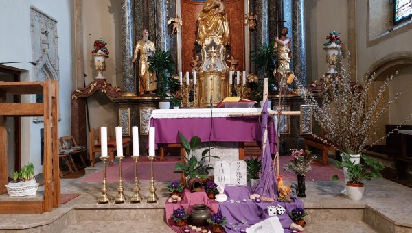 postni kriz; Zupnijska cerkev sv. Marije Vnebovzete pri Gradu na Gorickem