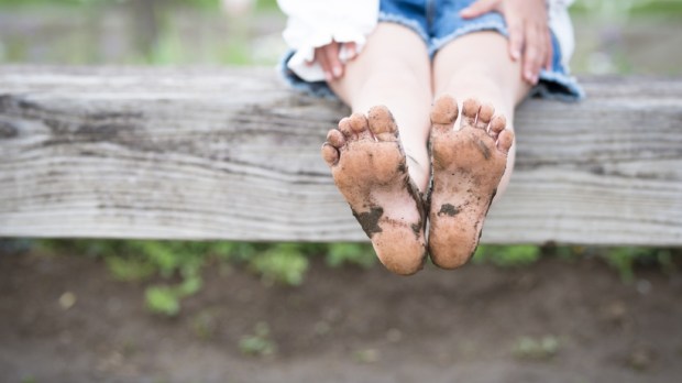 Children's feet became muddy