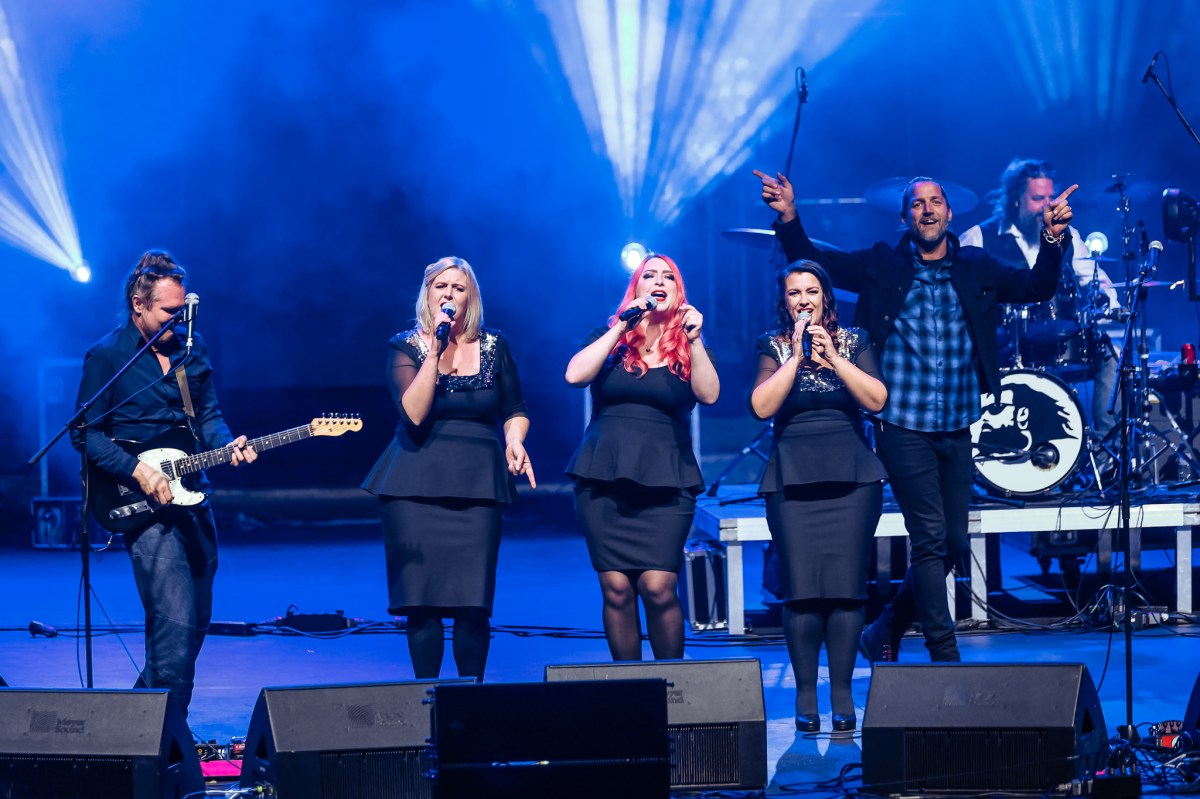 Nastja Vodenik na odru in v zakulisju