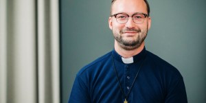 &#8220;Že kot otrok sem vedno igral vlogo župnika ali škofa&#8221;