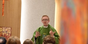 Novomašnik Martin iz ZDA, ki mašuje v slovenščini
