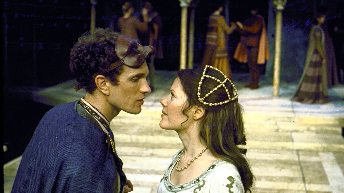 Paul Ryan Rudd and Pamela Payton Wright in a 1977 production of Romeo and Juliet
