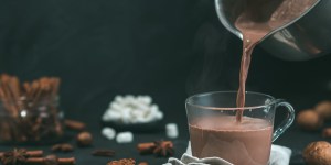 Recept za okusno vročo čokolado, s katero se lahko posladkate v teh dneh