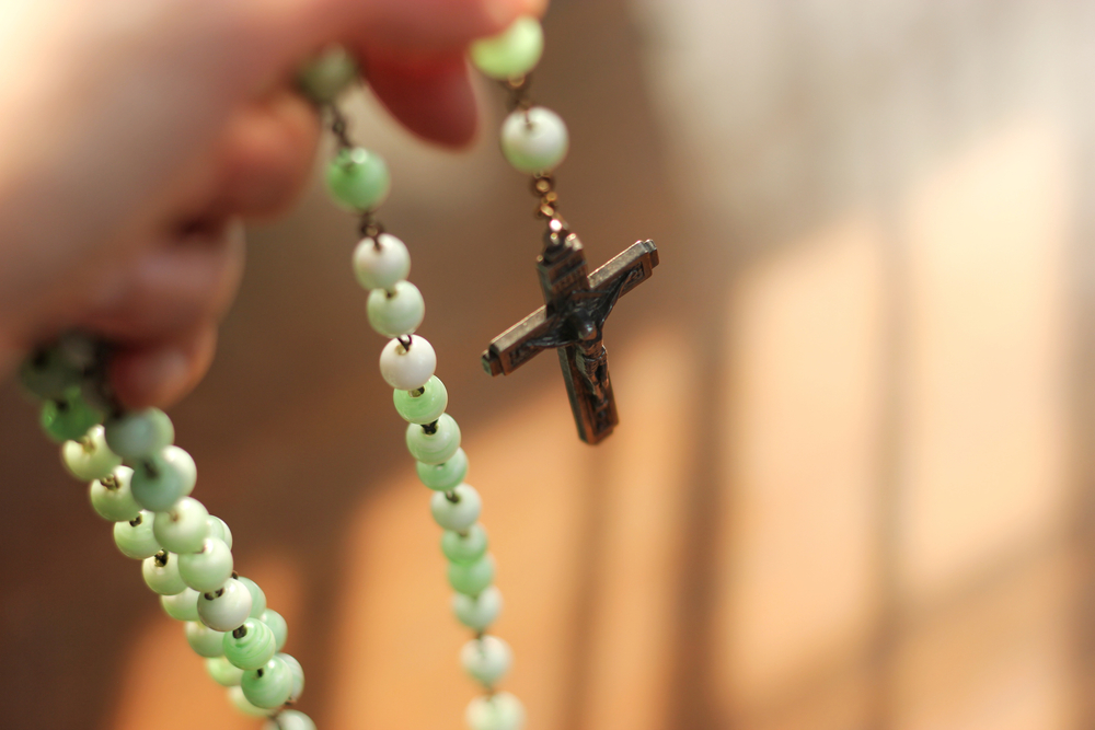 Pripomočki katoliške mame za vožnjo z avtomobilom