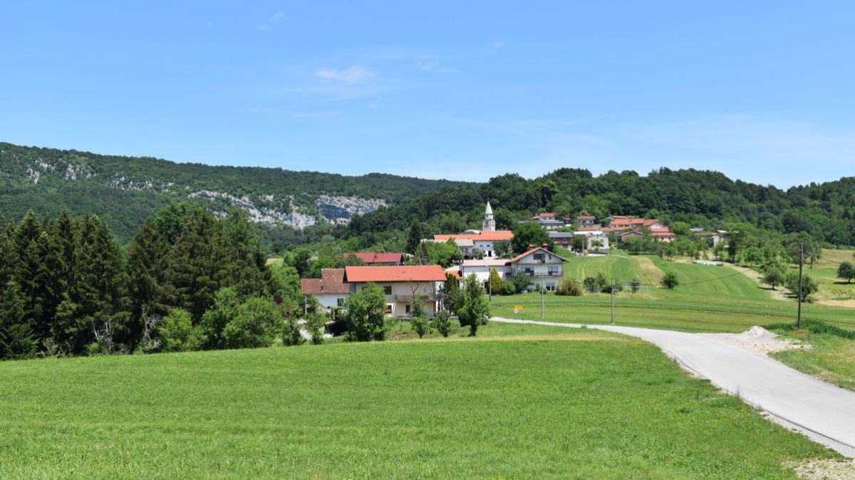 Podstenje