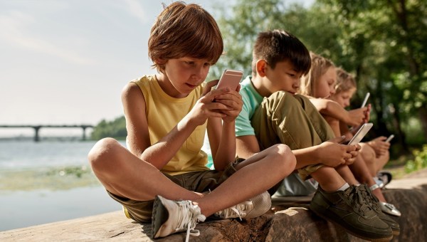 Kids on smartphones