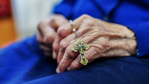 Old hands, Rosary