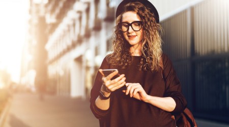 Kratke molitve, ki vas bodo napolnile bolj kot brskanje po telefonu