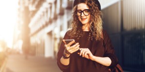 Kratke molitve, ki vas bodo napolnile bolj kot brskanje po telefonu