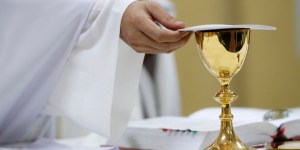 Močne svetopisemske molitve za naše duhovnike