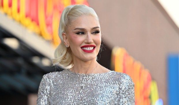 Corner Hero Image - Pevka Gwen Stefani pričuje o lepoti poznega materinstva