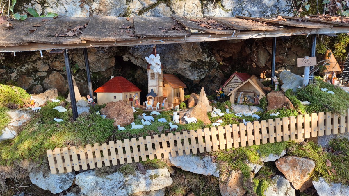 Jaslice na prostem na Šenturški Gori