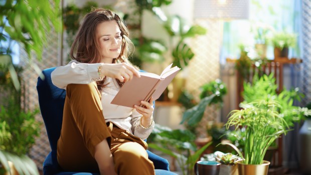 YOUNG-WOMAN-READ-BOOK-shutterstock