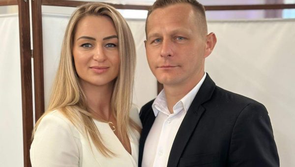 Corner Item Image - Ob moževi bolniški postelji je spoznala: “Trpljenje je milost, ker nas lahko pripelje še bližje Bogu”