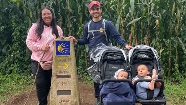 Corner Item Image - Camino malo drugače: udeležila sta se ga z dvema otrokoma v vozičku in tretjim na poti